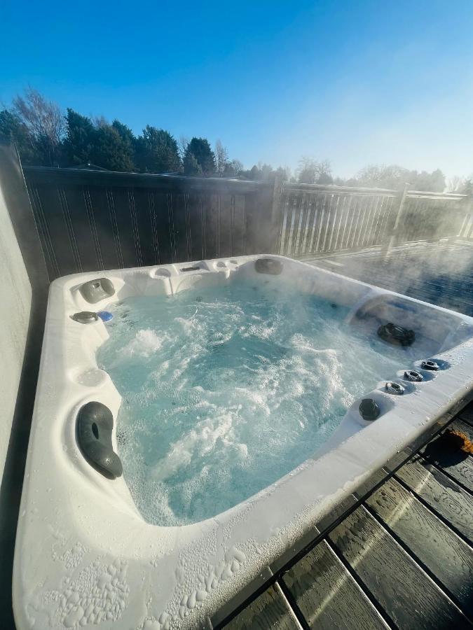 Loki'S Retreat Lodge With Hot Tub York Kültér fotó